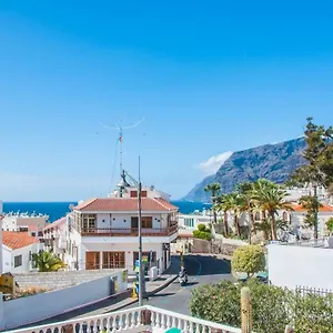 https://cozy-vacation-apartment-in-los-gigantes.in-canary-islands.com