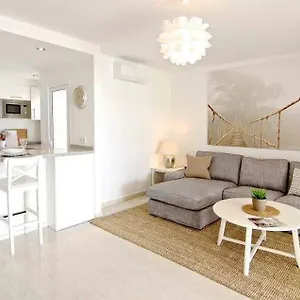 https://luxury-apartment-suite-los-charcos-111.in-canary-islands.com